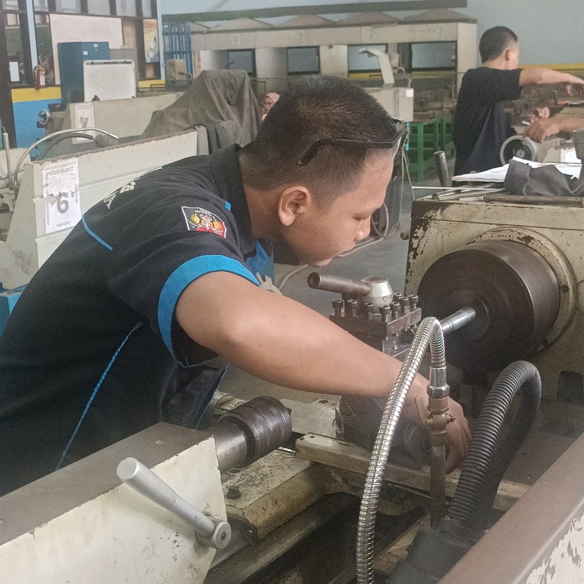 Dokumentasi proses Jasa Bubut (Turning)