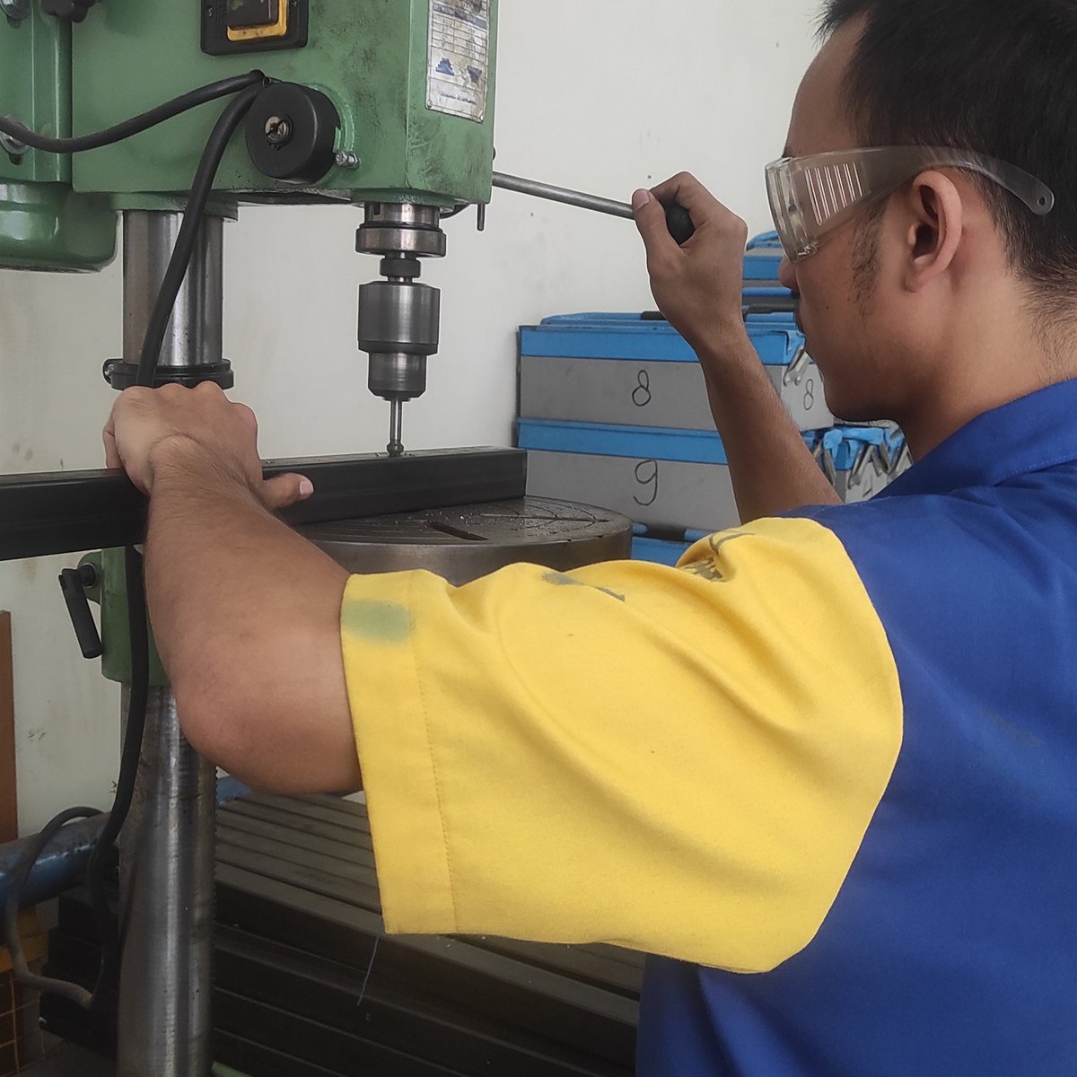 Dokumentasi proses Pengeboran & Pelubangan Presisi
